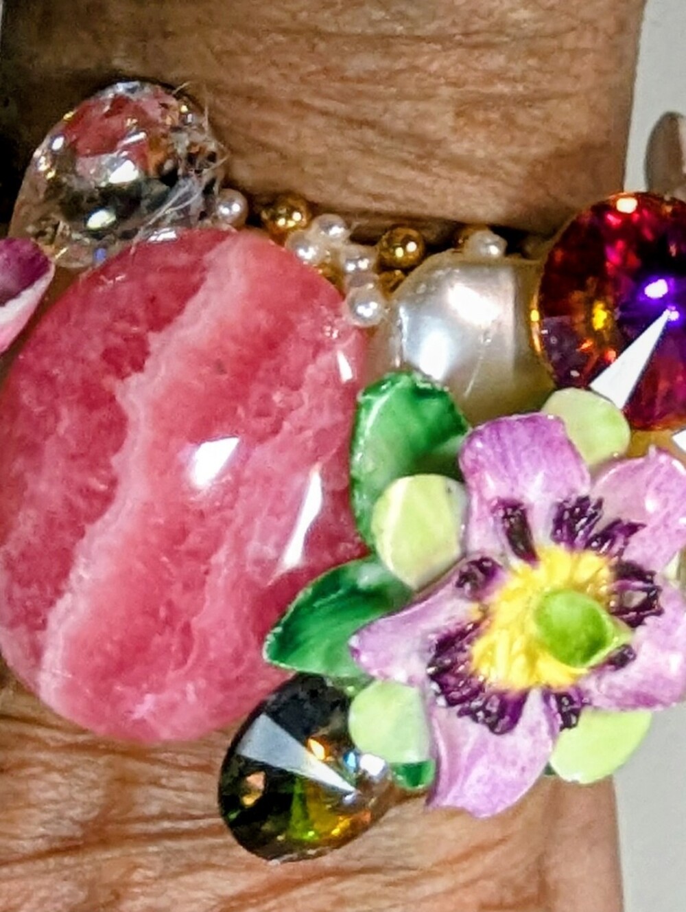 Wendy Gell bracelet porcelain flowers pearls Swarovski Stone Rhodenite.